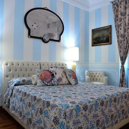 Regal House 2 2*